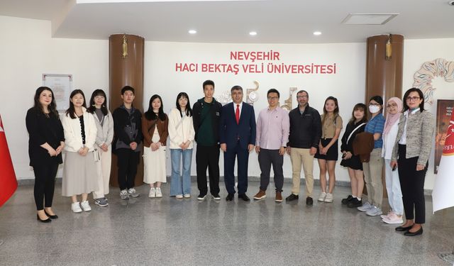 Hong Kong Eğitim Üniversitesi heyetinden Rektör Aktekin’e ziyaret