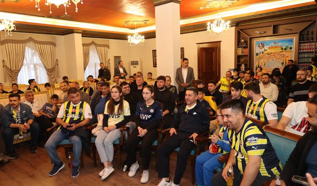 Başkan Arı, Fenerbahçe Beko – Panathinaikos maçını gençlerle birlikte izledi