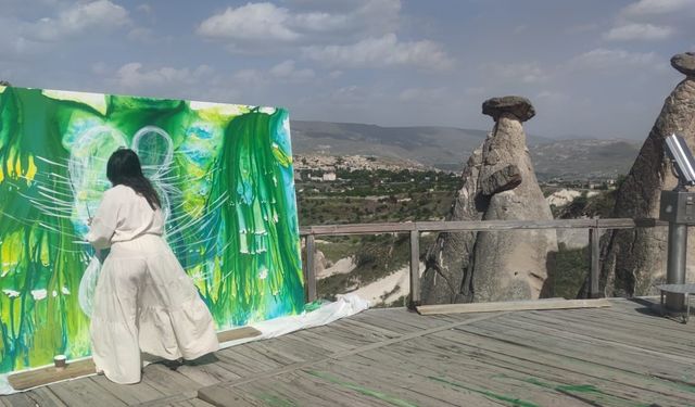Ressam Sevil Duru 'Kavuşum' ile Kapadokya’nın ruhunu yansıttı