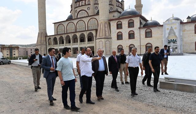 Nevşehir Külliye Camiinin eksikleri yerinde incelendi