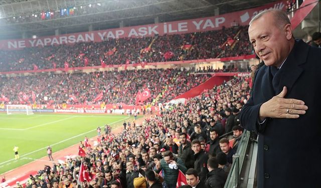 Cumhurbaşkanı Erdoğan maça gitmek için programını iptal etti