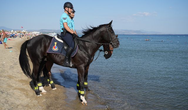 Nevşehir JAKEM’in atları plajların güvenliğini sağlıyor