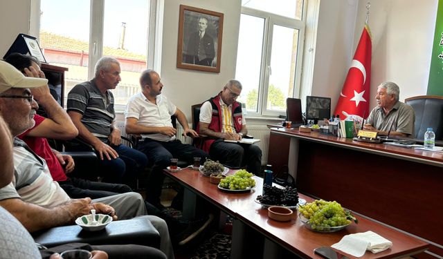 Üzüm üreticileri bakanlık yetkilisi ile fiyatları görüştü