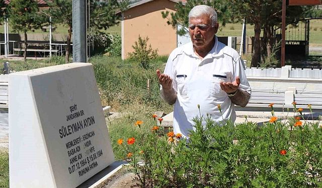 Teröre verilen ilk şehit Süleyman Aydın, kabri başında anıldı