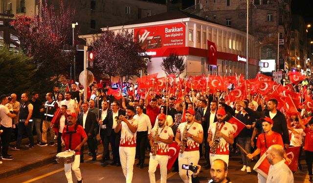 30 Ağustos Zafer Bayramı dolayısıyla Fener Alayı düzenlendi