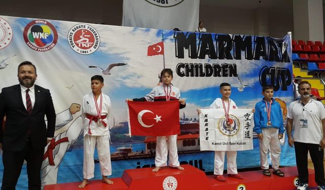 Altınyıldızlılardan uluslararası karate turnuvasında şampiyonluk