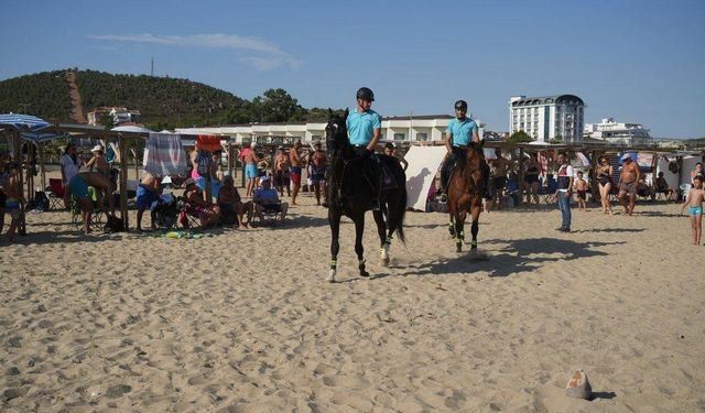 Nevşehir JAKEM atları Ayvalık sahillerinde