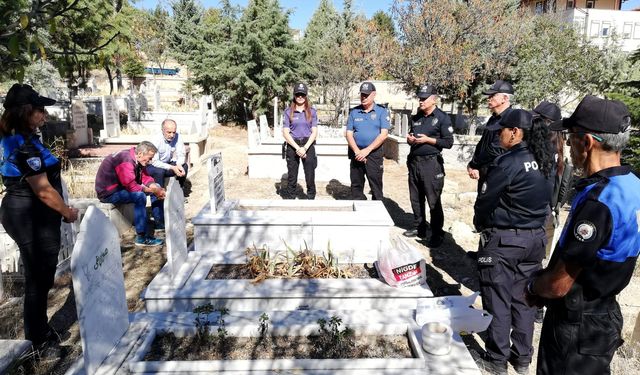 Şehit Komiser Yakar mezarı başında anıldı