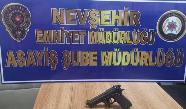 Durdurulan şüpheli şahıstan ruhsatsız silah çıktı