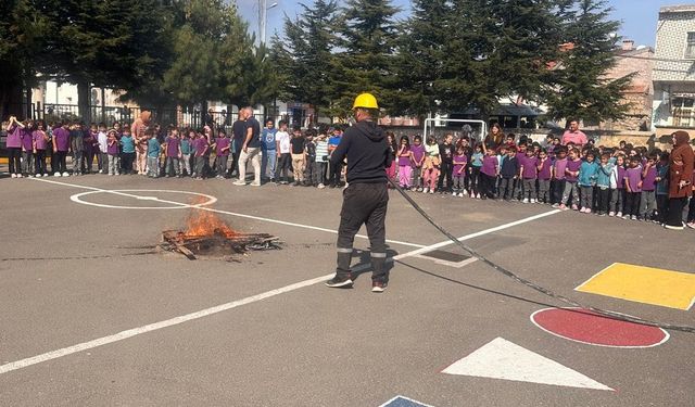 Afet Risk Azaltma Günü’nde tatbikat yapıldı