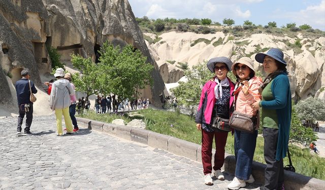 Tatillerde Kapadokya'yı tercih eden Çinliler turizme canlılık katıyor