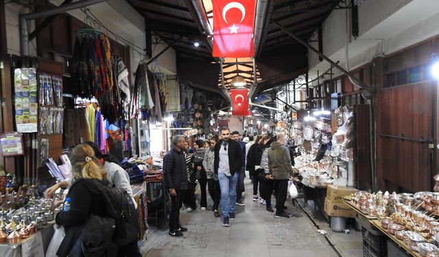 Nevşehirli tatilciler Gaziantep'in gözde mekanlarını geziyor