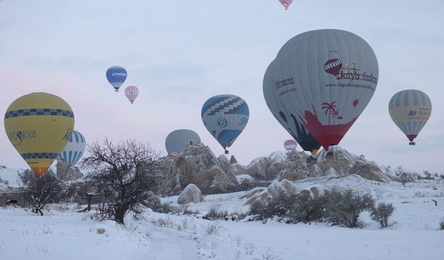 Kapadokya'da balonlar 6 gün sonra yeniden gökyüzünde