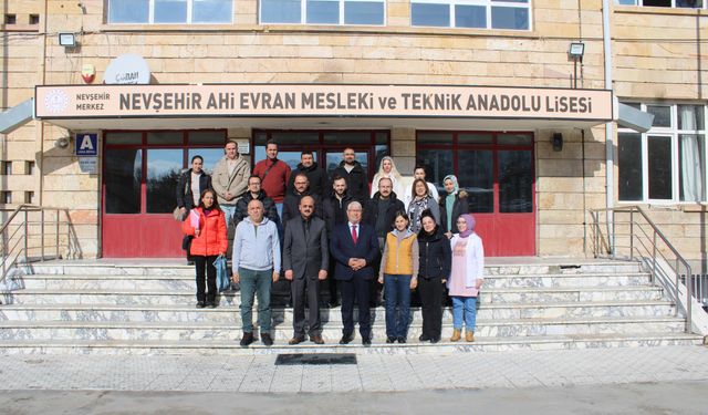 Yazıcı, Ahi Evran Ticaret MTAL’de öğrencilerle bir araya geldi