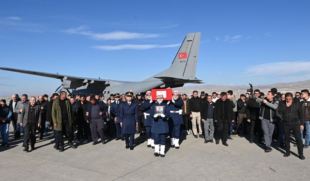 Şehit Hüseyin İpek’in naaşı havalimanında karşılandı