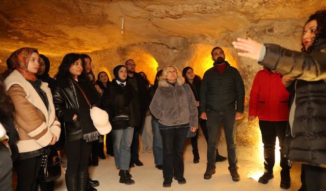 Geleceğin turizm rehberleri Kayaşehir’i gezdi