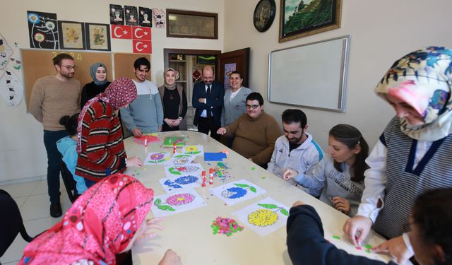 Bölüm öğrencileri özel insanlarla bir araya geldi