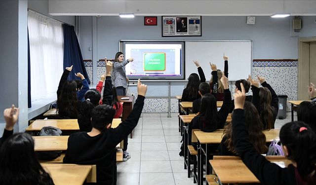 Öğretmenlerin mazerete bağlı yer değiştirme başvuru duyurusu yayımlandı