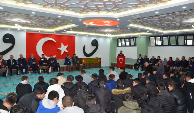 “Medeniyetimizde Hukuk ve İnsan"  konferansı düzenlendi