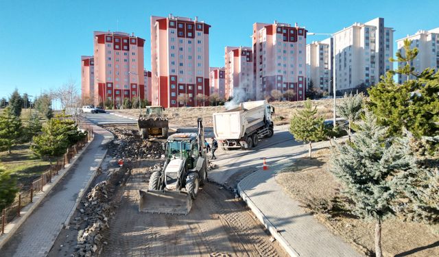 Bekdik Mahallesinde yol yenileme çalışması başladı