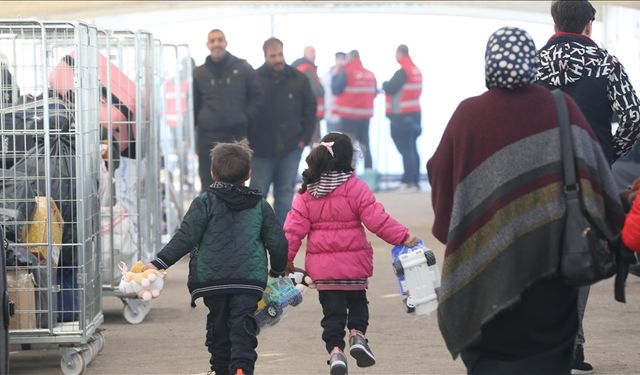 "9 Aralık'tan bu yana 81 bin 576 Suriyeli ülkesine döndü"