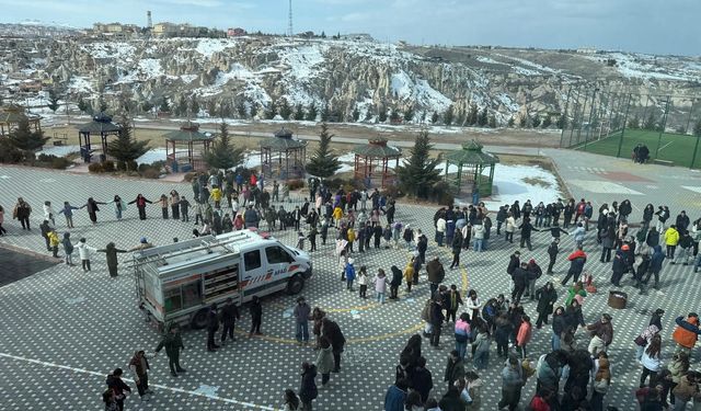 AFAD’dan Simya Koleji’nde Sivil Savunma Günü eğitimi