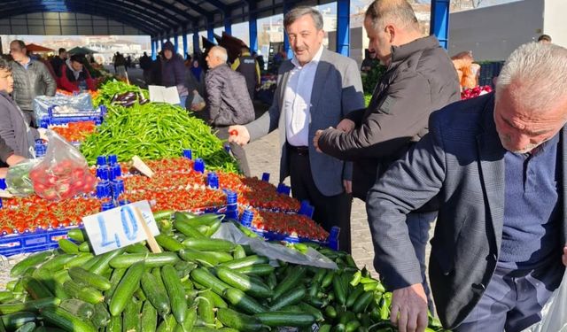 Başkan Eroğlu pazarcı esnafını dinledi