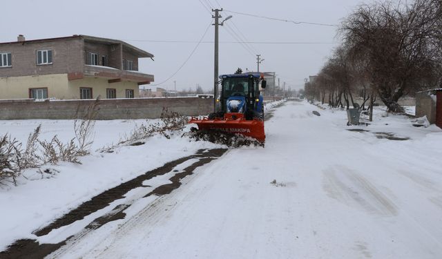 Derinkuyu Belediyesi karla mücadelesini sürdürüyor