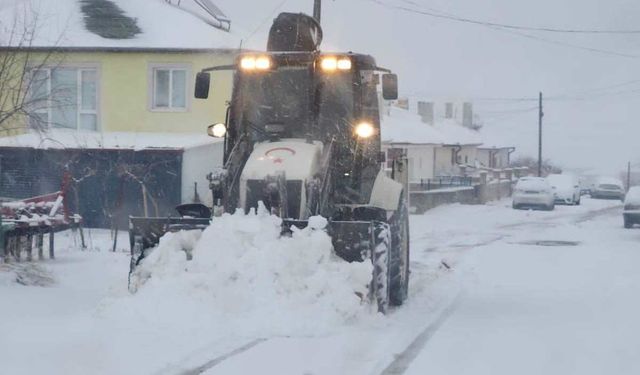 Kozaklı’da karla mücadele çalışmaları devam ediyor