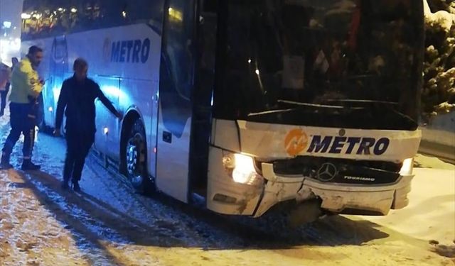 Nevşehir'de otobüs ile otomobil çarpıştı