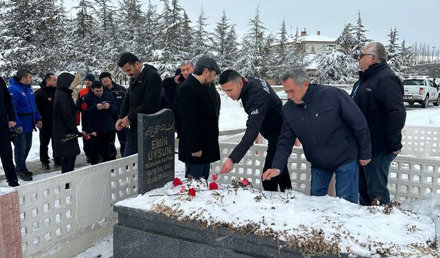 Nevşehir’de depremzedeler kabirleri başında anıldı