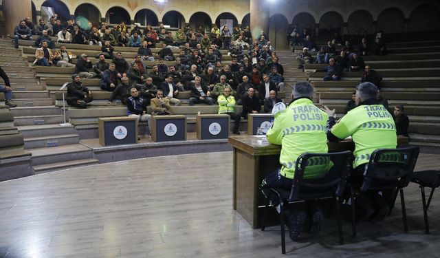 Taksiciler ekipler tarafından bilgilendirildi