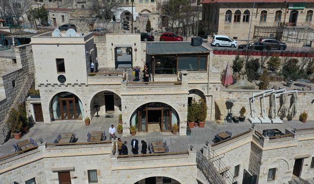 Terkedilmiş konağı 16 odalı otele dönüştürdü