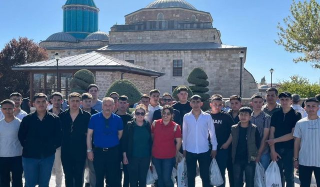 Liseli gençler Konya'yı keşfetti