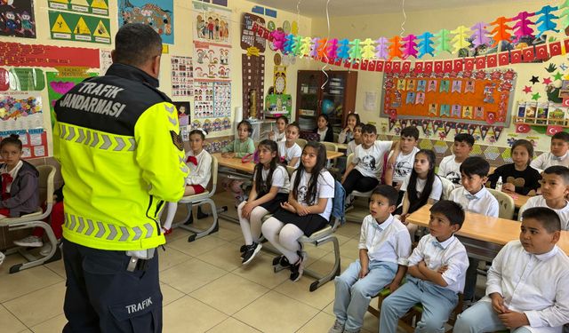Öğrencilere trafik eğitimi verildi
