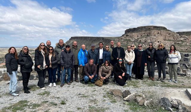 Tatlarin beldesi turist rehberlerini büyüledi