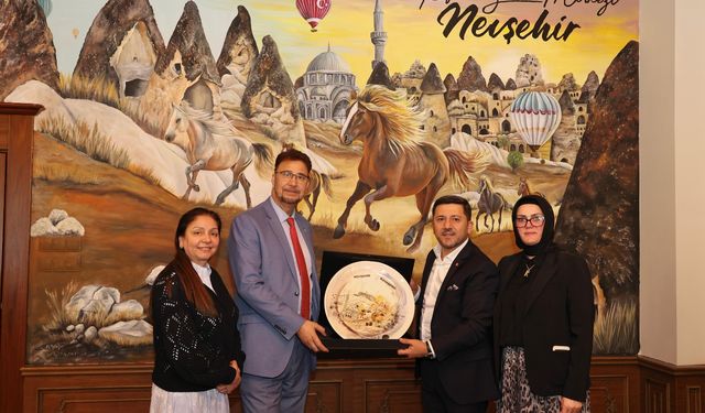 İngiliz Parlamenter Afzal Khan’dan Başkan Arı’ya ziyaret