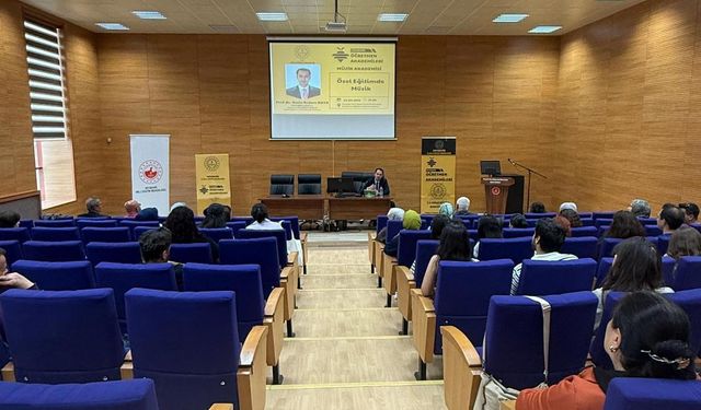Prof. Dr. Kaya, Müzik Akademisi programına konuk oldu