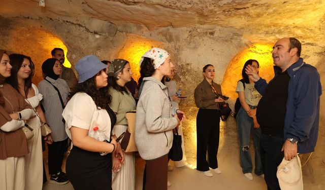 Üniversite öğrencileri dünya harikası Kayaşehir’i keşfetti