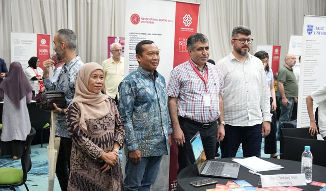 Aktekin uluslararası öğrencileri NEVÜ’ye davet etti