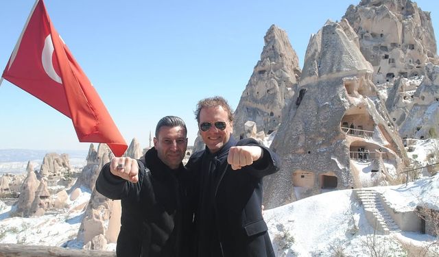 Dünya Boks Başkanı Vorst, peri bacaları önünde poz verdi