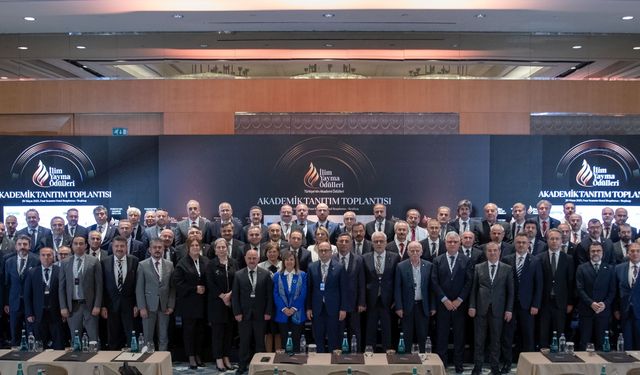Aktekin, İlim Yayma Ödülleri Akademik Toplantısına katıldı