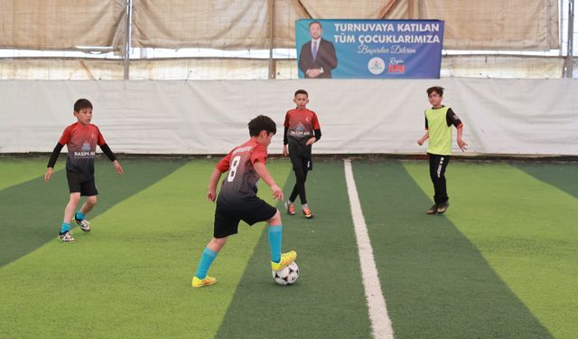 İlkokullar Arası Futbol Turnuvası coşkusu başladı