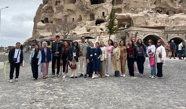 Öğretmen adayları mesleki deneyim kazanıyor