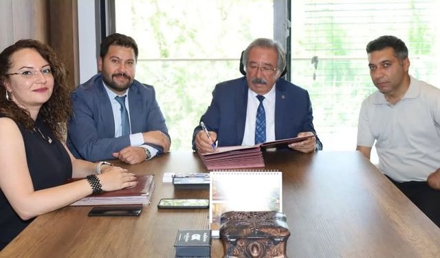 Tarihi caminin restorasyonu için imzalar atıldı