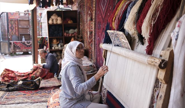 Kapadokya’da halı tezgahında geçen 32 yıl