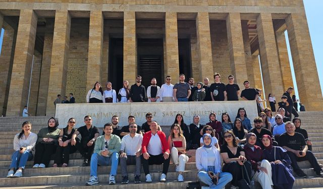 NEVÜ öğrencilerinden Anıtkabir’e ziyaret