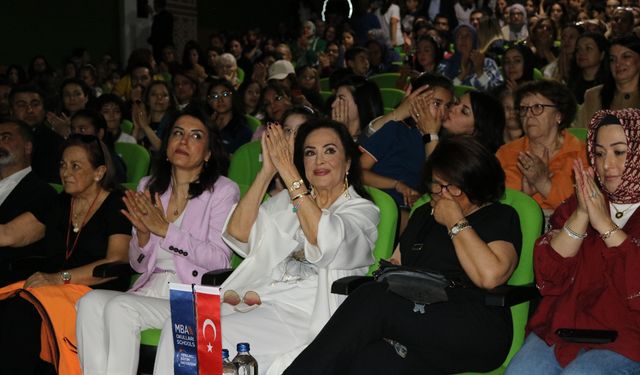 Türkan Şoray Nevşehir’de annelerle buluştu