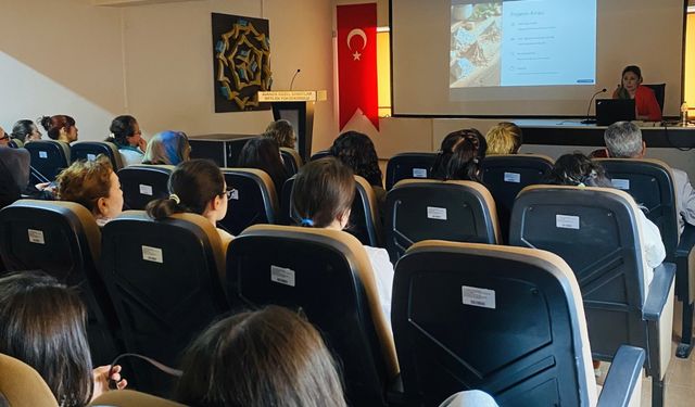 Seramik konularında yenilikçi çalışmalar ele alındı