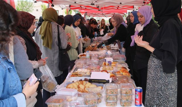 NEVÜ öğrenci kulüplerinden Filistin için kermes